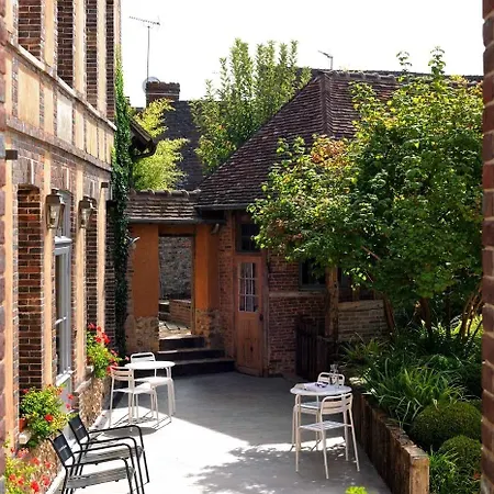 Le Jardin Decouverte 3*